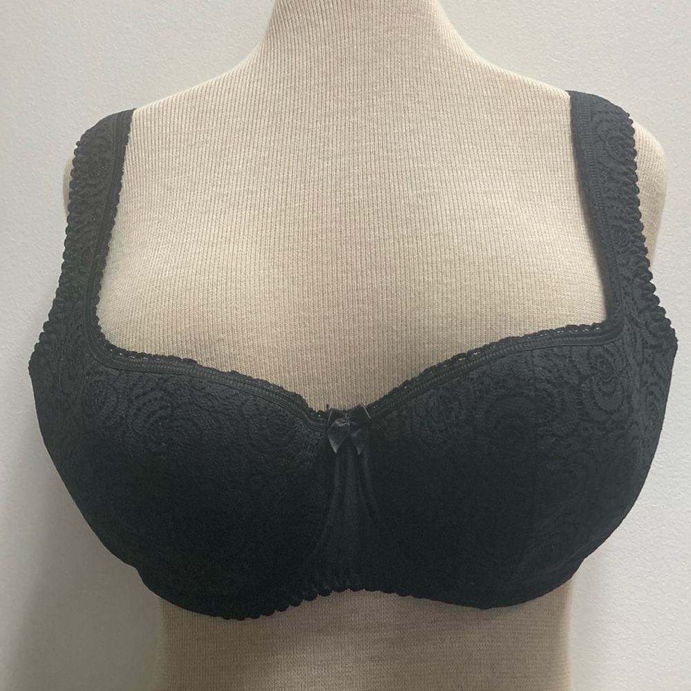 Black Balconette Bra with Textured Fabric and Underwire Support